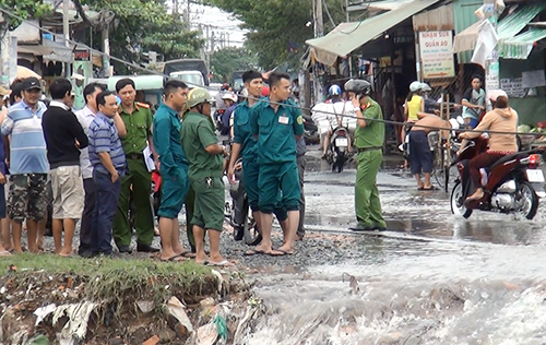 nam thanh nien nghi bi nuoc cuon mat tich o sai gon