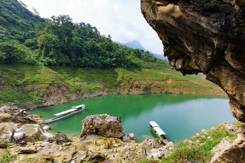 kham pha vinh ha long tren can