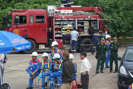 da nang huy dong luc luong ung cuu tau cho dau dam vao chan cau cang