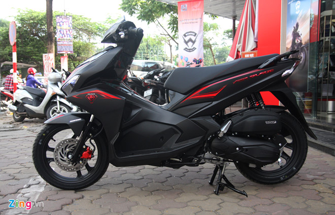 honda air blade 125 thay tem ban cao cap tang gia nhe