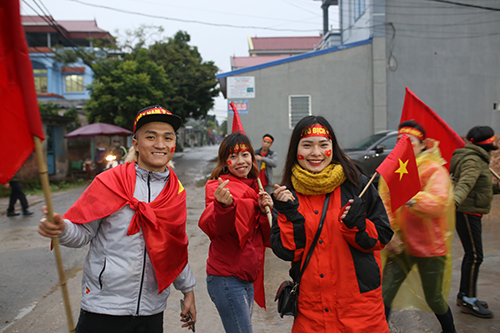 co dong vien lai may cay den nha quang hai tiep lua cho doi tuyen