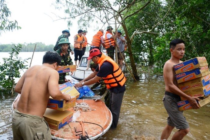 mua tanh tu lau van lach bach trong bien nuoc