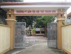 vu hieu truong bi to dam o nam sinh co tuan thay goi lien tuc