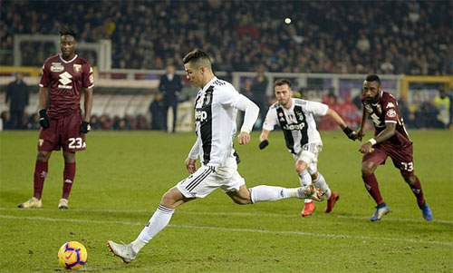 ronaldo giup juventus thang tran derby turin