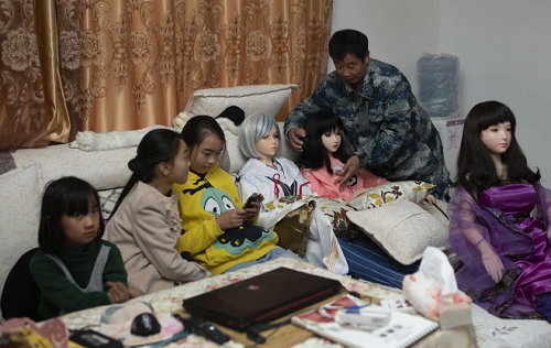 nguoi dan ong coi bup be nhu con gai o trung quoc