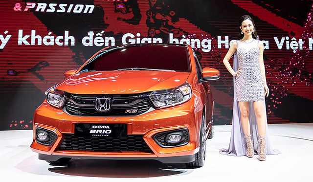 nhan coc som honda brio sap doi dau toyota wigo