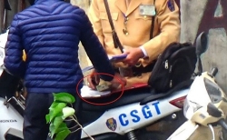 nhieu csgt ha noi nghi nhan mai lo dbqh khuyen khich nguoi dan quay clip giam sat