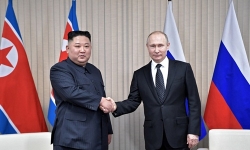 putin muon xay cau duong bo noi nga va trieu tien