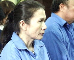 nu giam doc ngan hang tham o 2600 luong vang xin hien xac