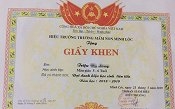 Phụ huynh bất ngờ khi trẻ mầm non được trao giấy khen học sinh xuất sắc