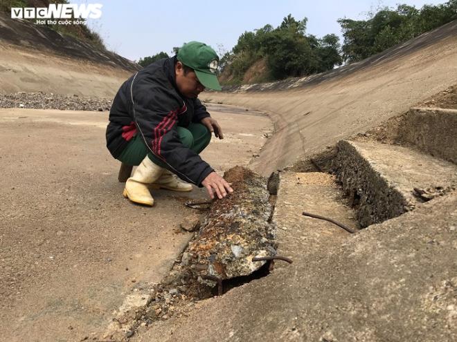 Lộ nhiều vết nứt dài sau sự cố vỡ kênh 4.300 tỷ đồng ở Thanh Hóa - 8