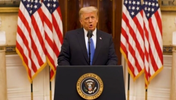 Tổng thống Donald Trump nói lời chào tạm biệt dân Mỹ