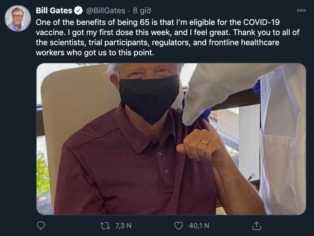 Bill Gates tiêm vaccine Covid-19