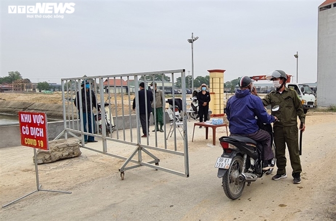 Bắc Ninh: Ngày đầu cách ly phòng dịch ở xã có 2 ca mắc COVID-19 - 1