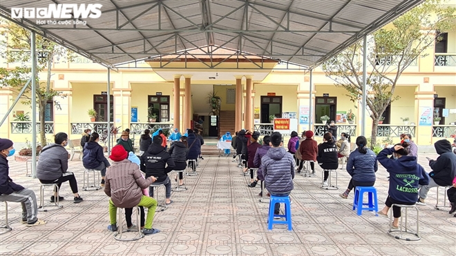 Bắc Ninh: Ngày đầu cách ly phòng dịch ở xã có 2 ca mắc COVID-19 - 12