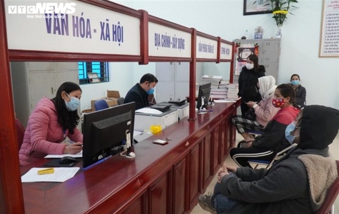 Bắc Ninh: Ngày đầu cách ly phòng dịch ở xã có 2 ca mắc COVID-19 - 16