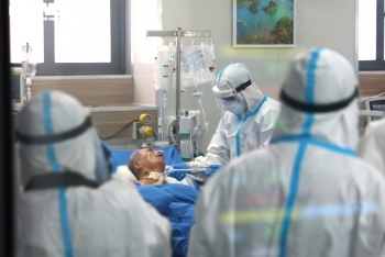 Bệnh nhân COVID-19 nặng, nguy kịch đang được điều trị ở Hà Nội thuộc nhóm nào?