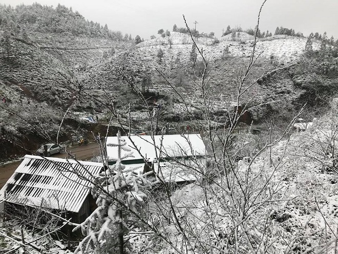 tuyet roi phu trang nui doi sa pa nhu hoa troi au