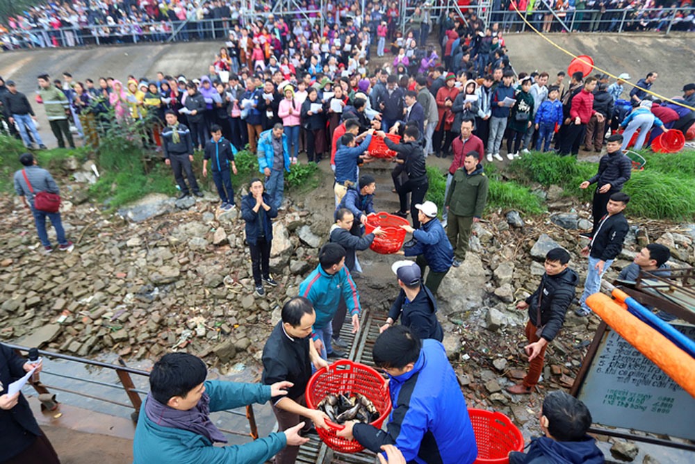 toan canh le phong sinh lon nhat ha noi