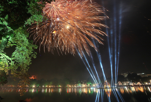 30 diem ban phao hoa dem giao thua tai ha noi