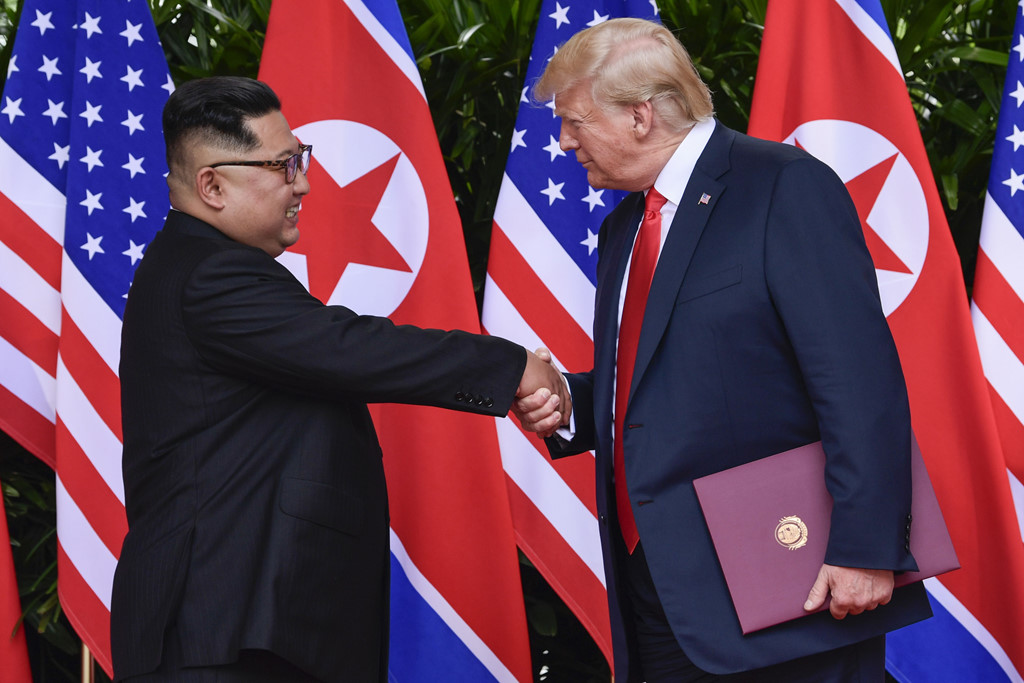 nong he lo thoa thuan trump kim chieu nay ky