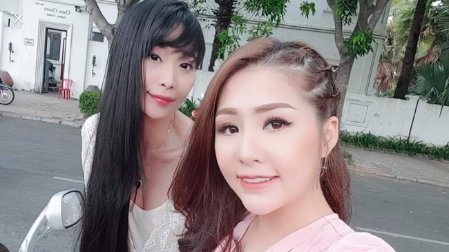 nu ca si ve body painting sexy lay chong hon 8 tuoi gio ra sao