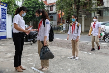 Đề xuất cho học sinh Hà Nội tiếp tục học trực tuyến