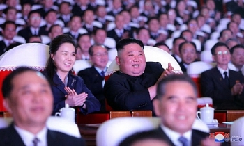 Vợ Kim Jong-un lần đầu xuất hiện trong hơn một năm