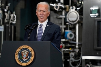 Ông Biden cảnh báo khó trở lại cuộc sống bình thường do biến thể COVID-19