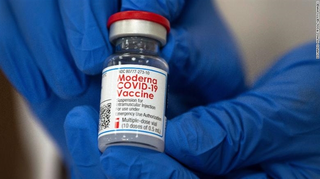 Vaccine của Moderna chống được biến thể SARS-CoV-2 ở Nam Phi - 1