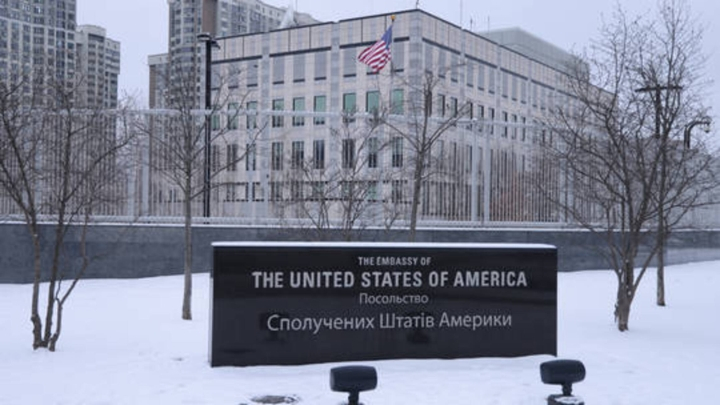 Lo ngại Nga tấn công Ukraine, Mỹ tức tốc chuyển đại sứ quán đến Lviv - 1