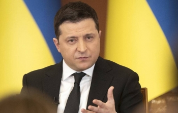 Giới siêu giàu tháo chạy khỏi Ukraine, Tổng thống Zelensky nói "sai lầm"