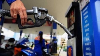 Chuyên gia: Điều hành giá xăng dầu không ổn