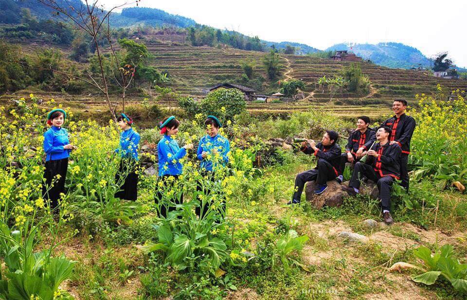 ve tien yen xem le hoi tinh yeu cua nguoi san chi