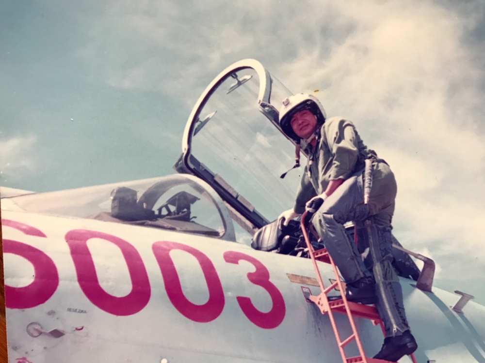 ngay truyen thong bo doi phi cong tro chuyen voi thuong tuong phi cong vo van tuan