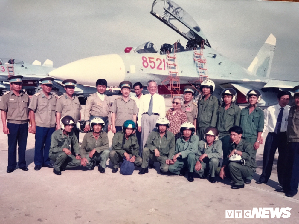 ngay truyen thong bo doi phi cong tro chuyen voi thuong tuong phi cong vo van tuan