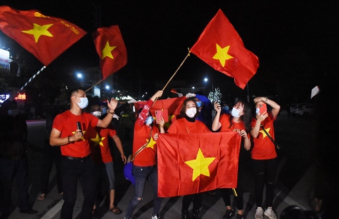 Người dân hô vang 'Chí Linh chiến thắng' thời khắc thành phố được dỡ phong tỏa - 2