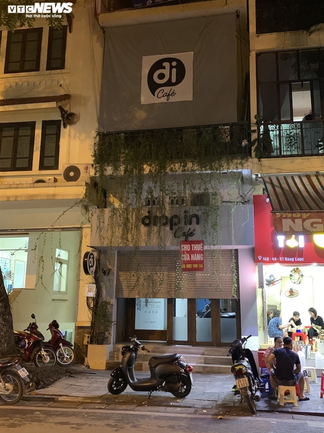 Hàng loạt cửa hàng khắp Hà Nội vẫn đóng cửa im ỉm, 'đắp chiếu' chờ khách thuê - 7