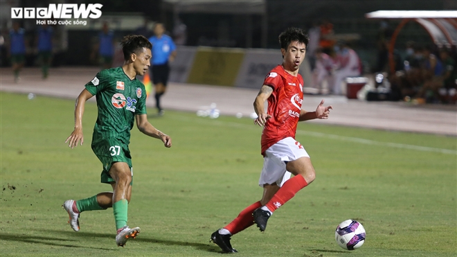 Sút phạt đền khiến HLV không dám nhìn, Lee Nguyễn ăn mừng lạ mắt - 4