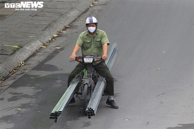 Ảnh: Xe 'thây ma' lộng hành ở Hà Nội đe doạ người dân, ngang nhiên qua mặt CSGT - 18