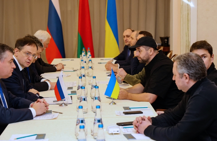 Nga và Ukraine nói gì về cuộc đàm phán đầu tiên? - 1