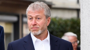 Tỷ phú Roman Abramovich quyết định bán CLB Chelsea