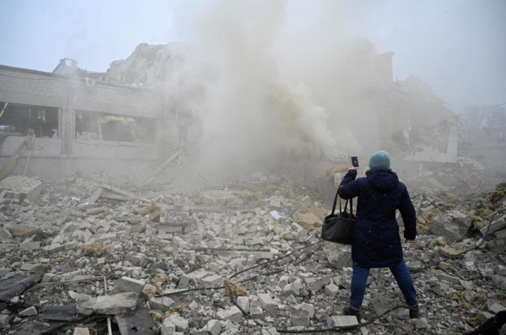 Hình ảnh hoang tàn, đổ nát khắp Ukraine sau những ngày chiến sự - 7