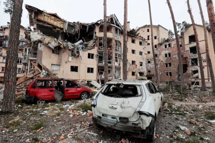 Hình ảnh hoang tàn, đổ nát khắp Ukraine sau những ngày chiến sự - 2