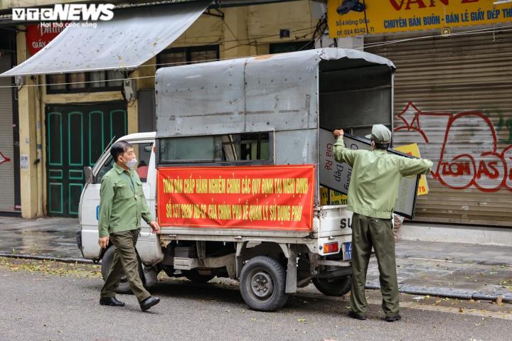 Hà Nội tất bật chỉnh trang đường phố trước giờ mở lại phố đi bộ Hồ Gươm - 8