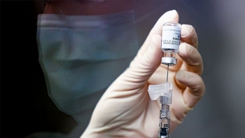 Việt Nam sẽ tiêm mũi 4 vaccine COVID-19?