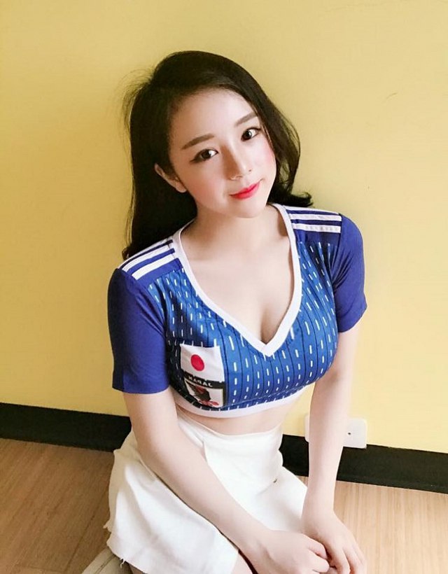 sau 1 nam tram anh va dan hot girl world cup thay doi chong mat