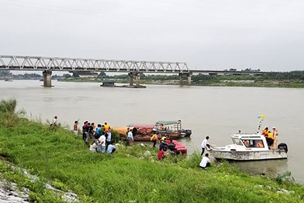 nu sinh tu tu do bi hiep dam o bac ninh trieu tap 5 doi tuong