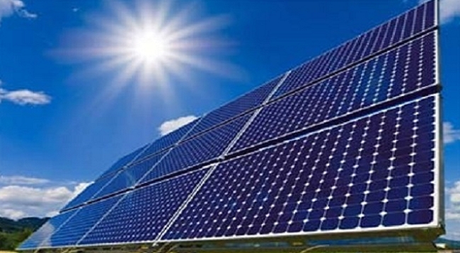 Nghịch lý thừa điện mặt trời: Cách nào cứu doanh nghiệp? - 1