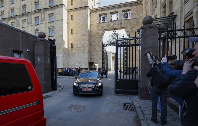 Nga buộc Séc cắt giảm gần 100 nhân viên sứ quán - 1